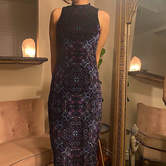 Backless Velvet MIDI Dress - Picture 3 of 4